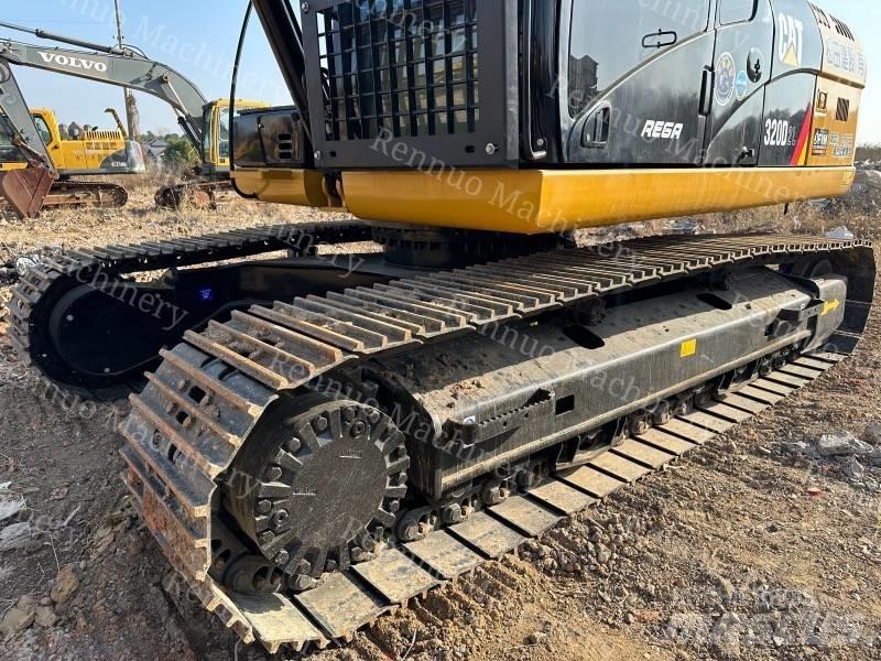 CAT 320D2 履带挖掘机
