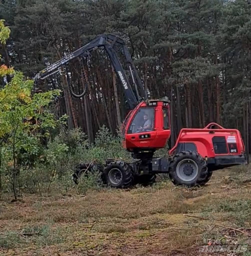 Komatsu 911.6 收割机
