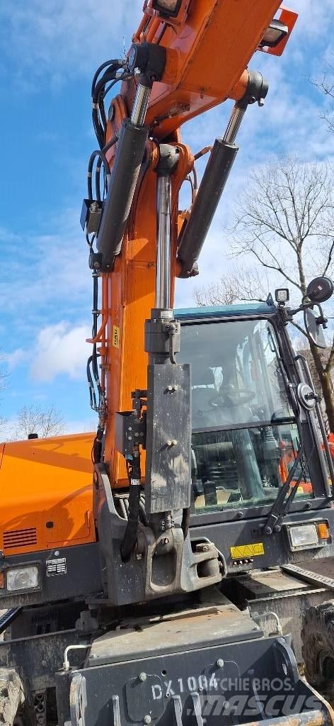 Doosan DX 100 W-7 轮式挖掘机