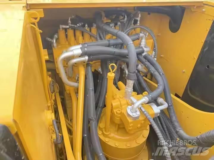 CAT CAT320D2 中型挖掘机