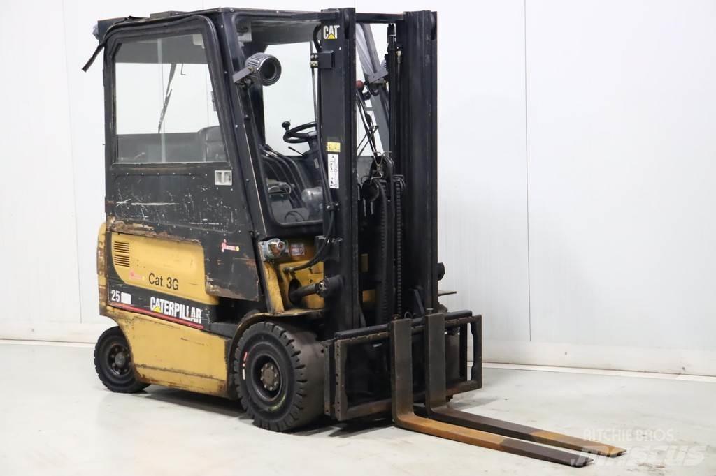 CAT EP25KPAC 电动叉车