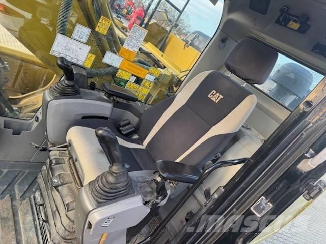 CAT 323 EL 履带挖掘机