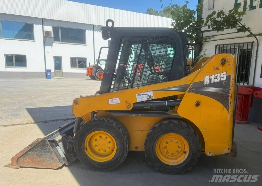 Gehl R 135 滑移装载机