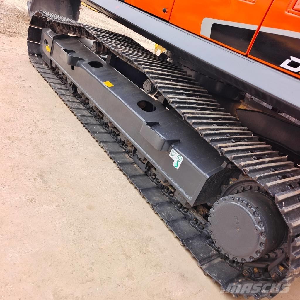 Doosan DX 300 LC 履带挖掘机