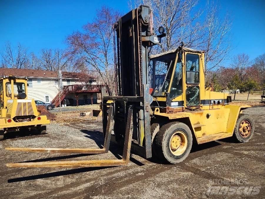 CAT V 330 C 集裝箱车