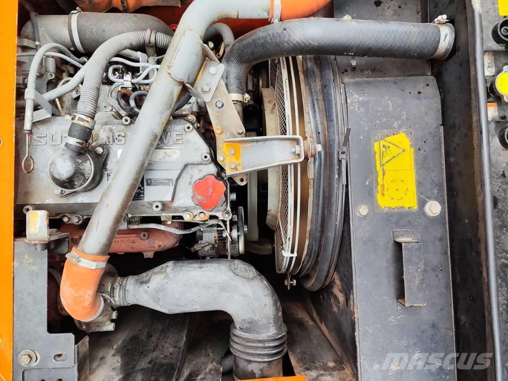 Hitachi ZX 210 W-3 轮式挖掘机