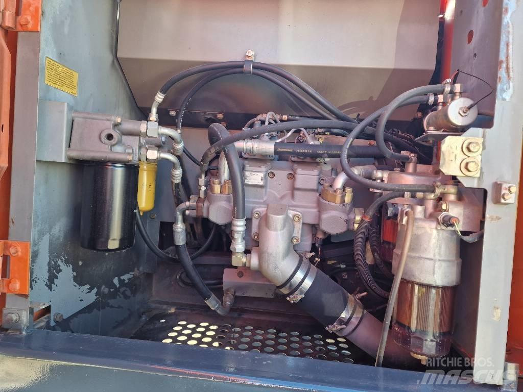 Hitachi ZX 210-3 履带挖掘机