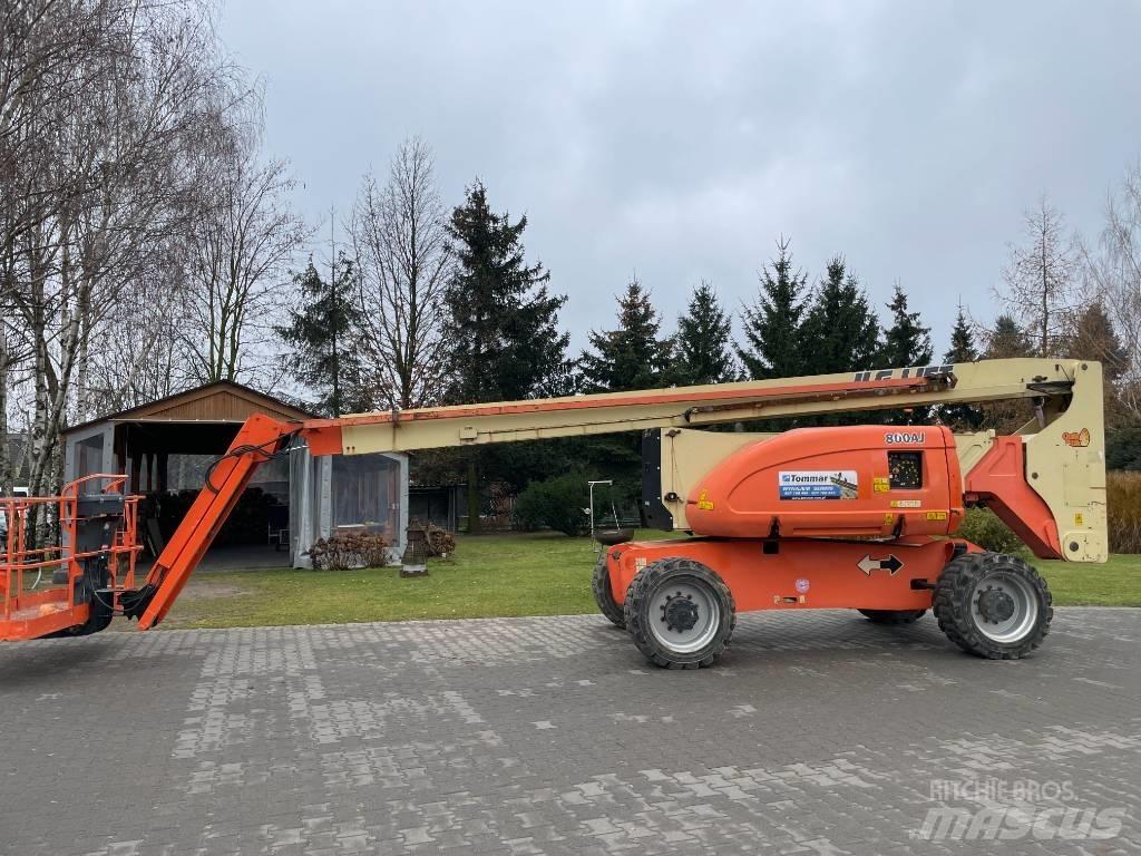 JLG 800 AJ 曲臂高空工作平台