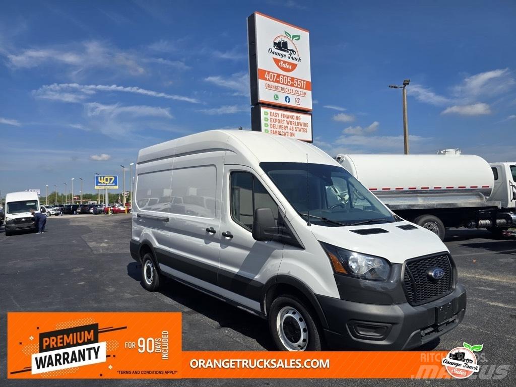 Ford Transit 250 大型面包车