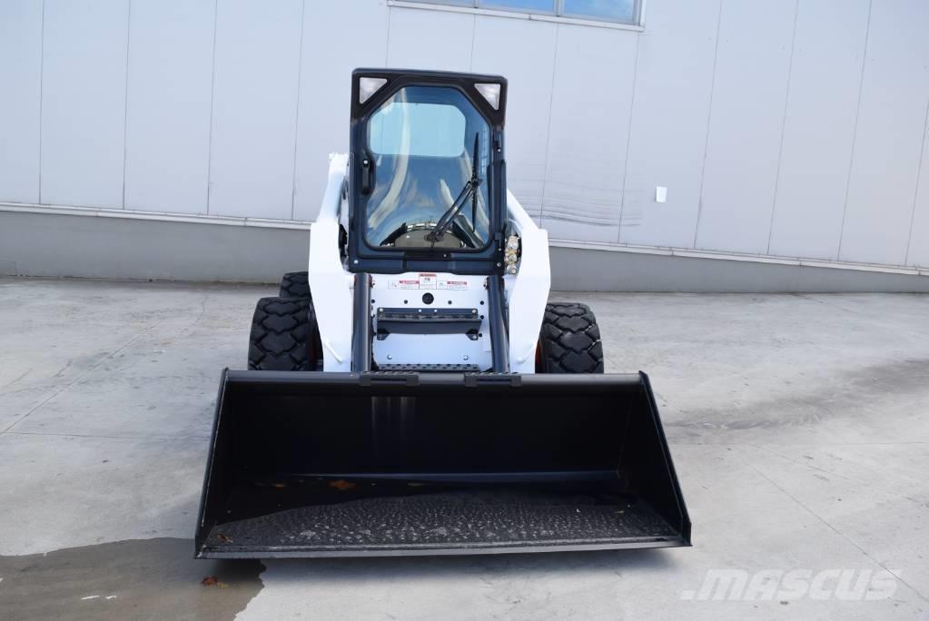 Bobcat S 220 滑移装载机
