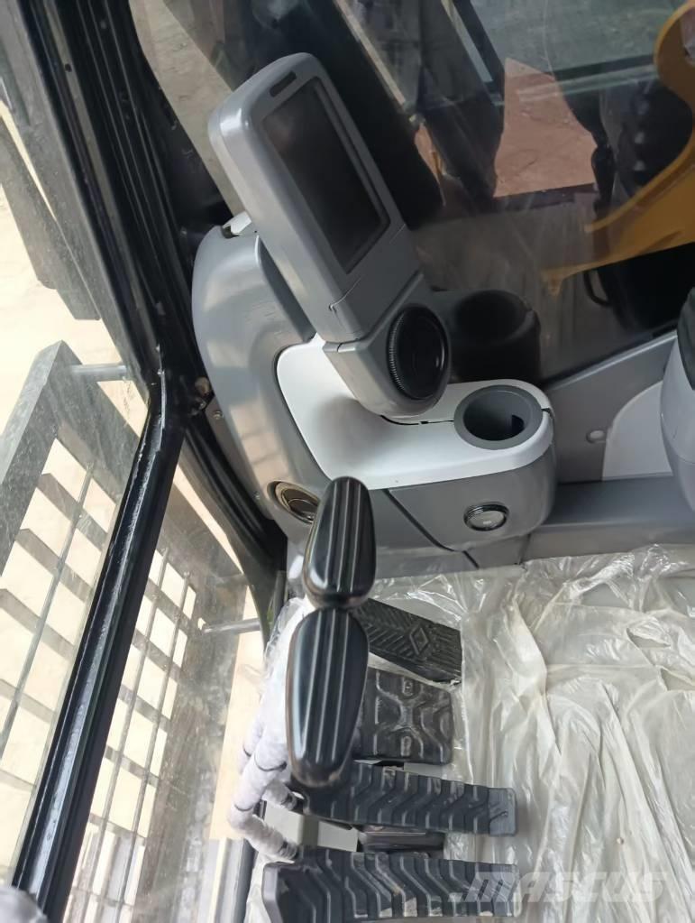 CAT 320 D2L 履带挖掘机