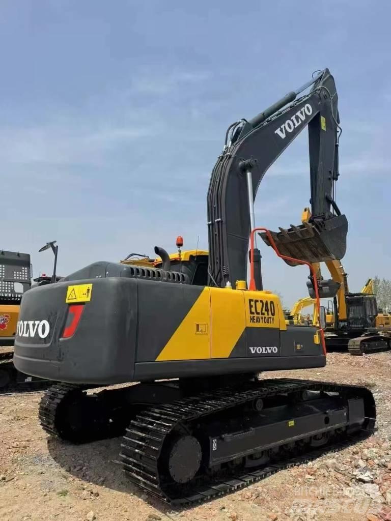 Volvo EC 240 履带挖掘机