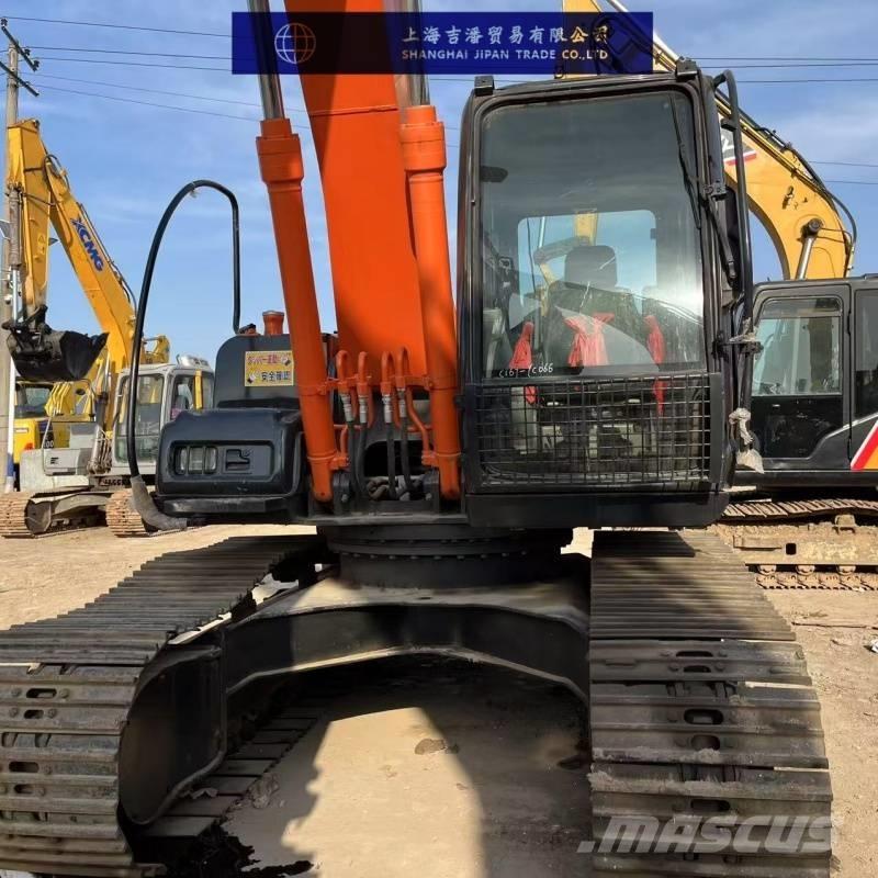 Hitachi ZX 160 中型挖掘机