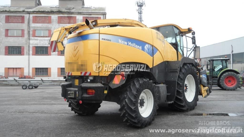 New Holland FR 9060 自走式青贮饲料收割机