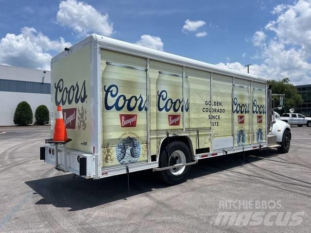 Peterbilt 337 饮料运输车