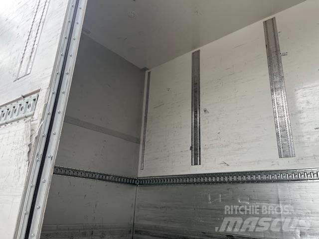 Scania R450B6X2*4NB 厢式货车