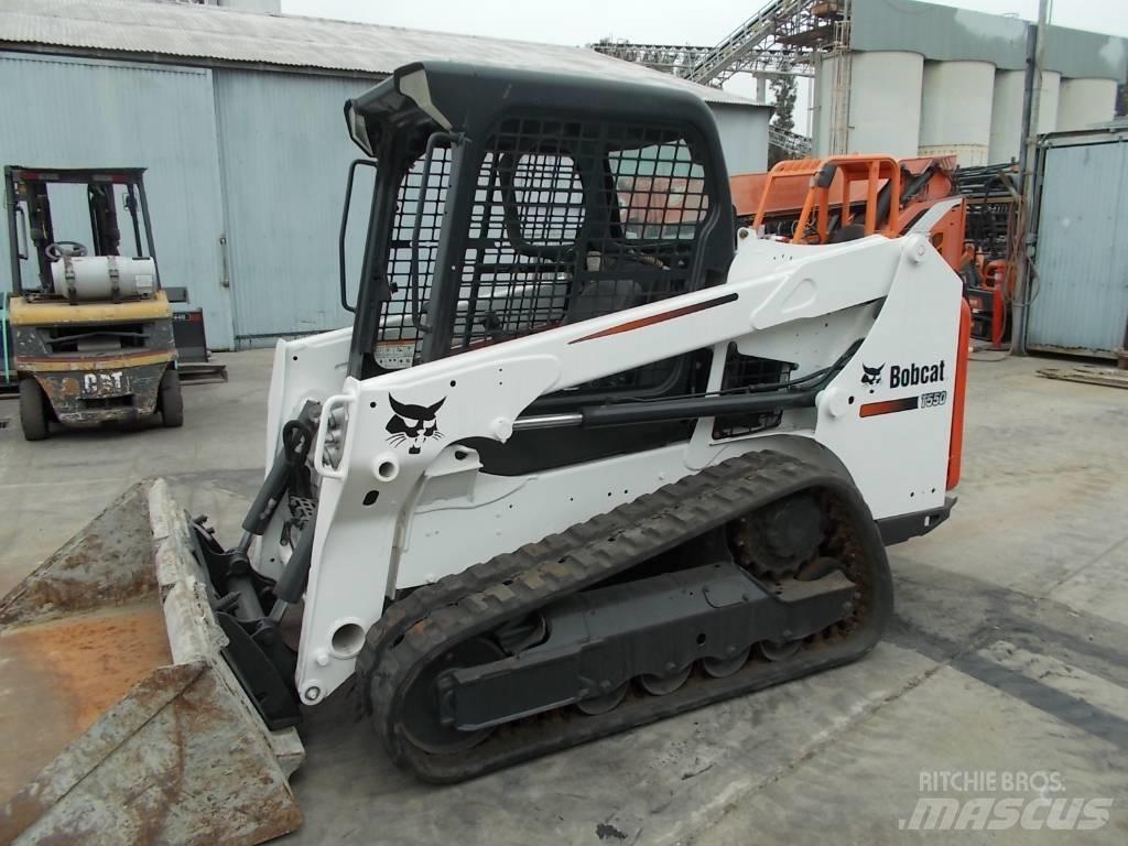 Bobcat T550 滑移装载机