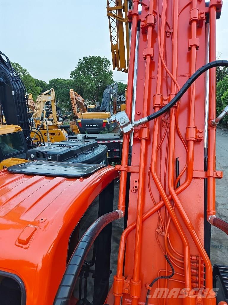 Doosan DX 300 LC 履带挖掘机