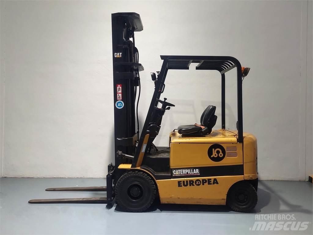 CAT EP25K PAC 电动叉车