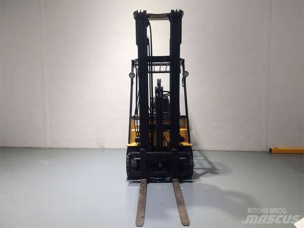CAT EP25K PAC 电动叉车