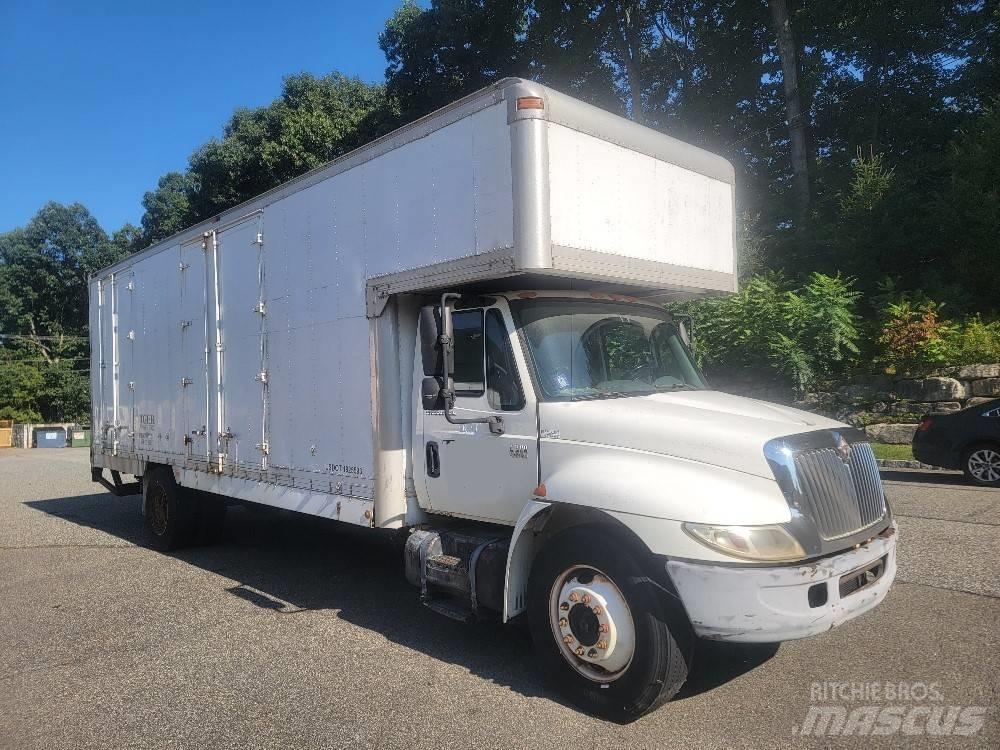 International 4300 厢式货车