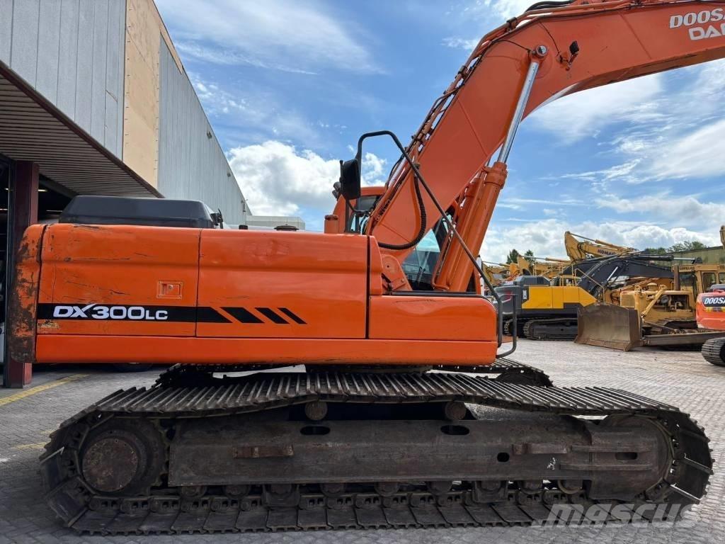 Doosan DX 300 LC 履带挖掘机