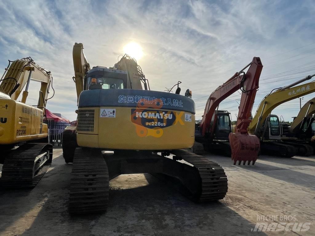 Komatsu PC 228 US 履带挖掘机