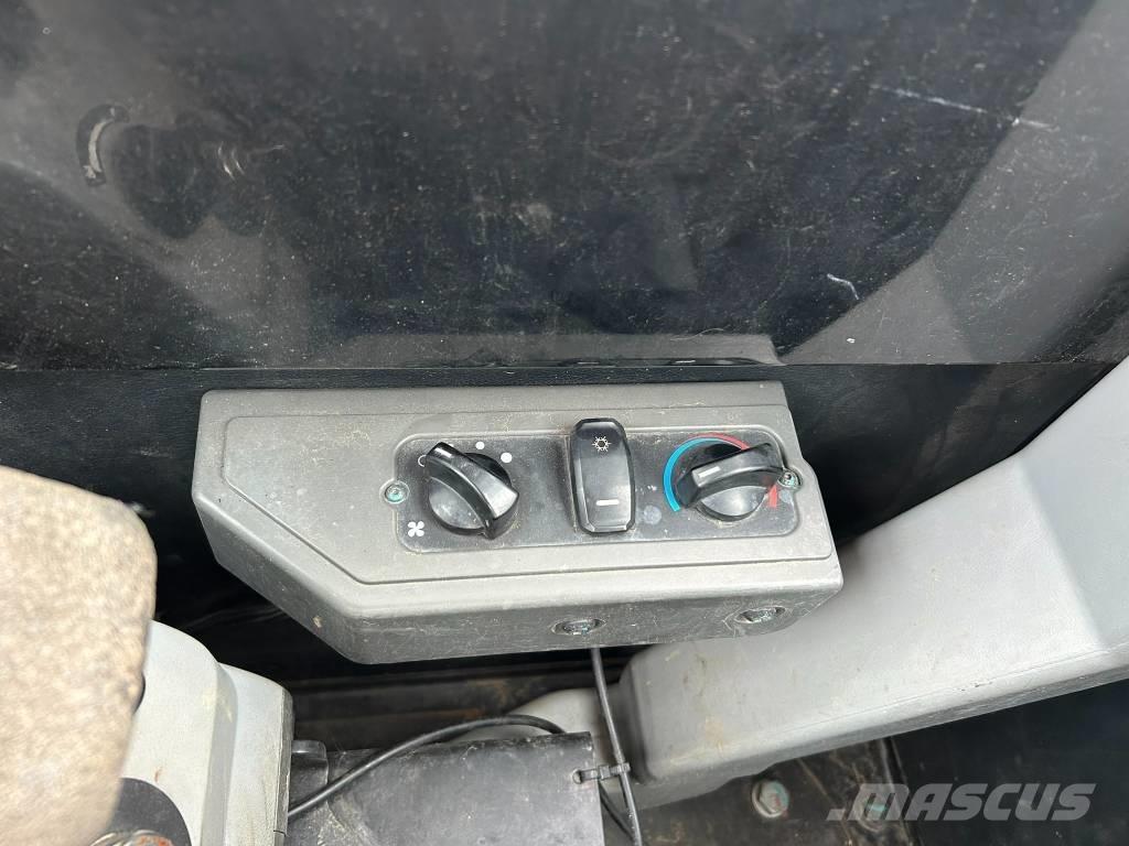 CAT 305.5 履带挖掘机