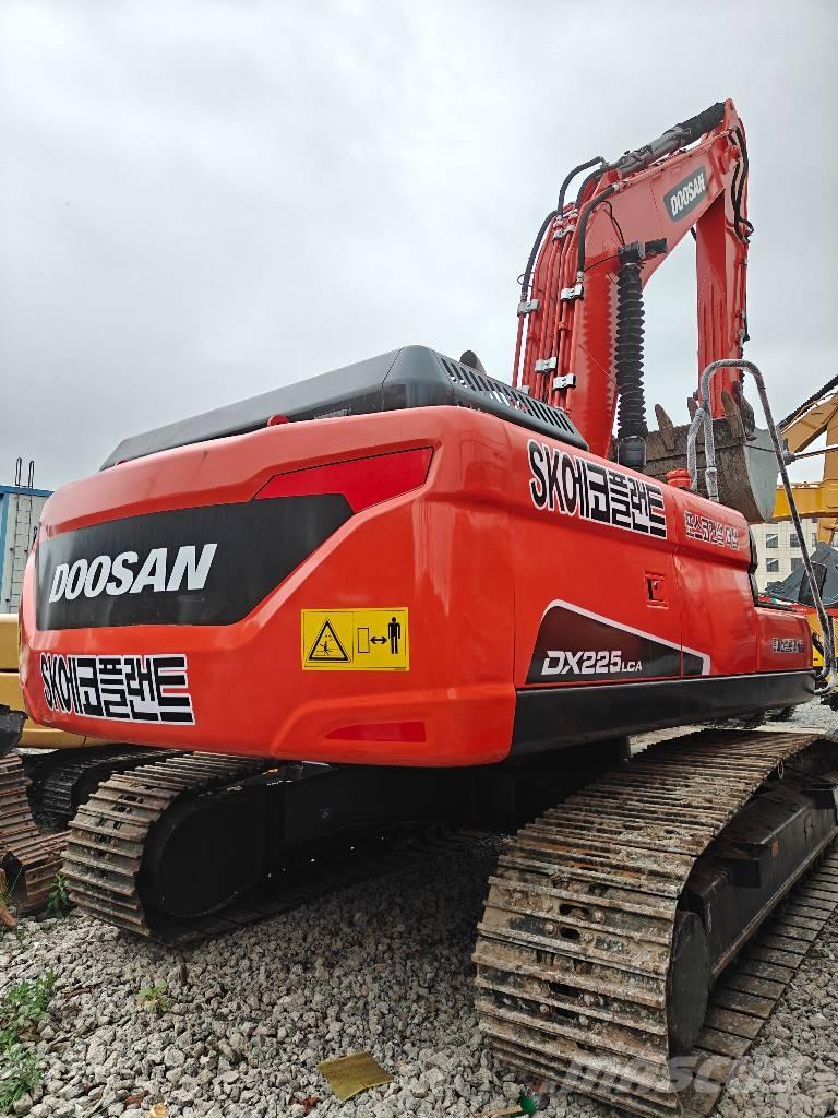 Doosan 225 LC-9C 履带挖掘机