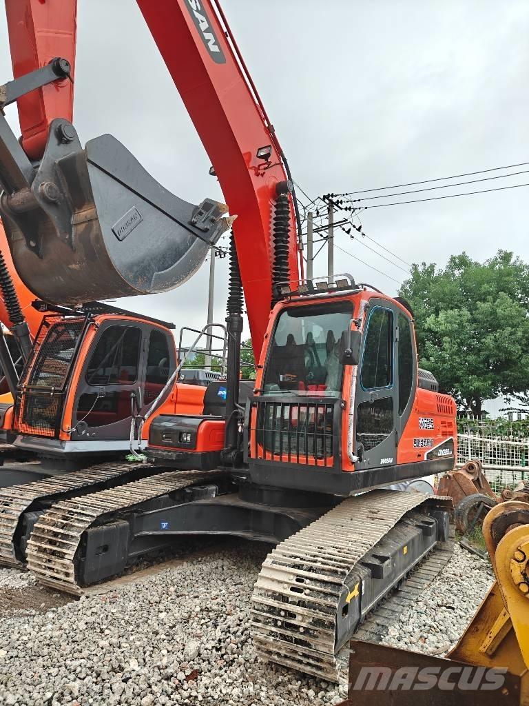 Doosan 225 LC-9C 履带挖掘机