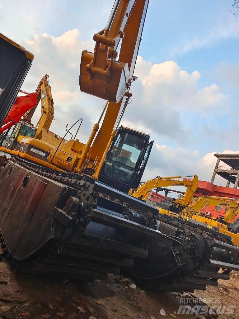 CAT 320 C 水陆两栖挖掘机