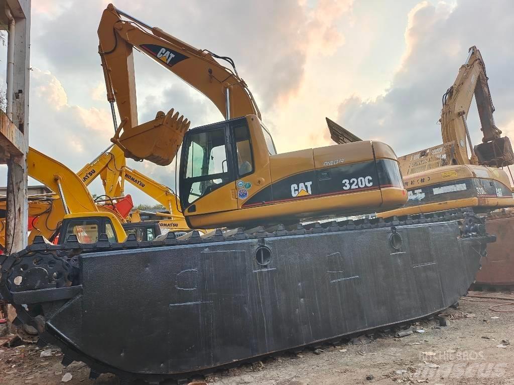 CAT 320 C 水陆两栖挖掘机