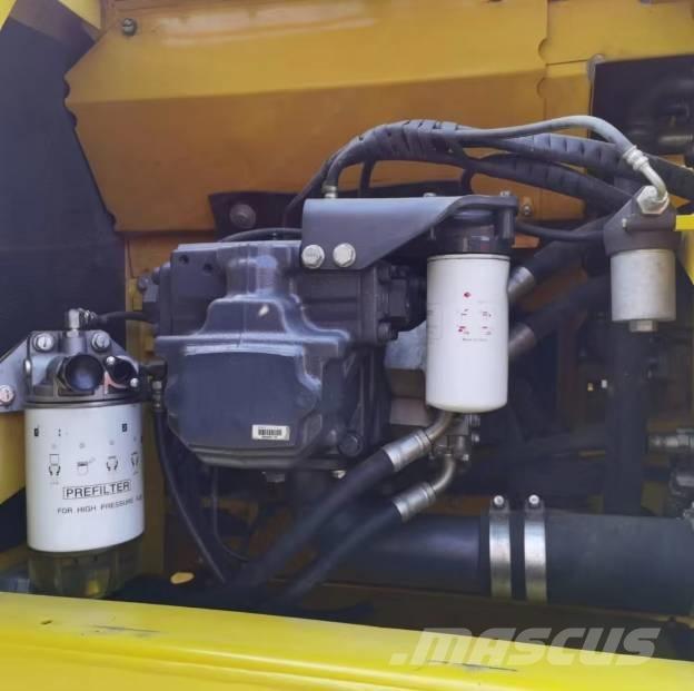 Komatsu PC220-8 履带挖掘机