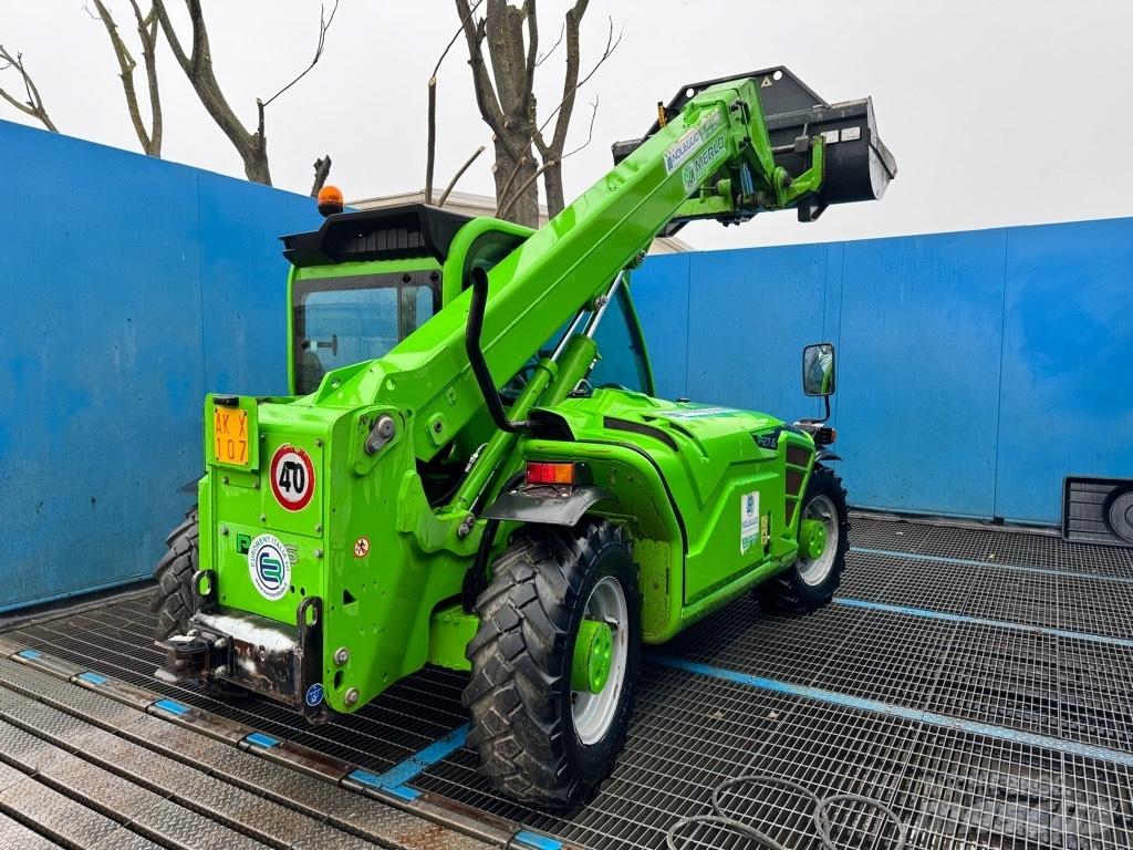 Merlo 27.6 PLUS 伸缩臂叉装车|叉装车