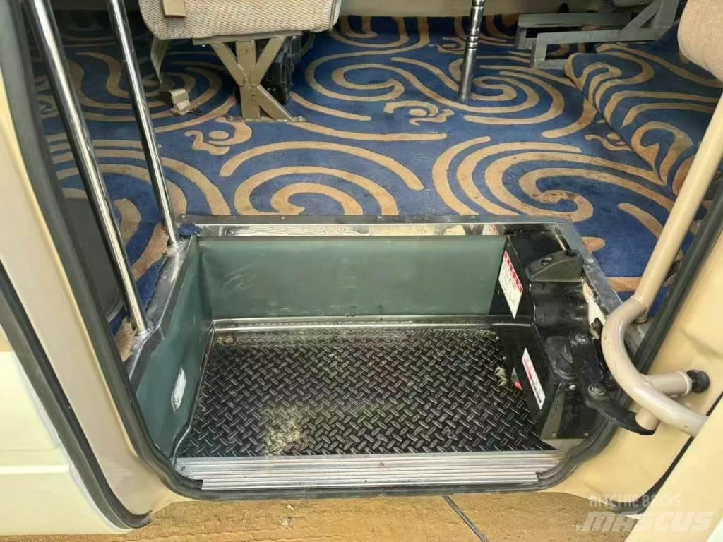 Toyota Coaster 公路客运汽车