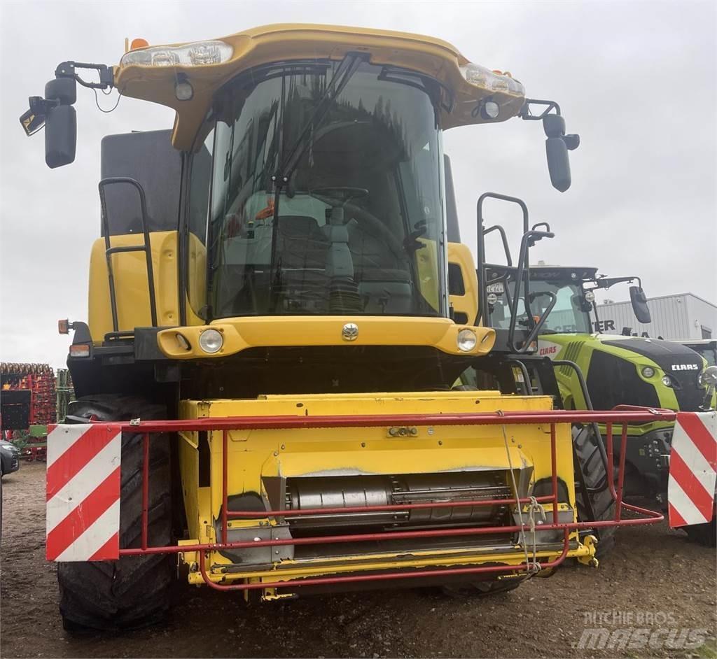 New Holland CR 980 联合收割机