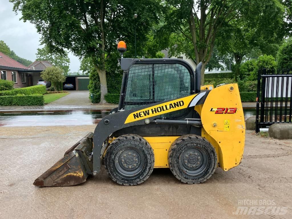 New Holland L 213 滑移装载机