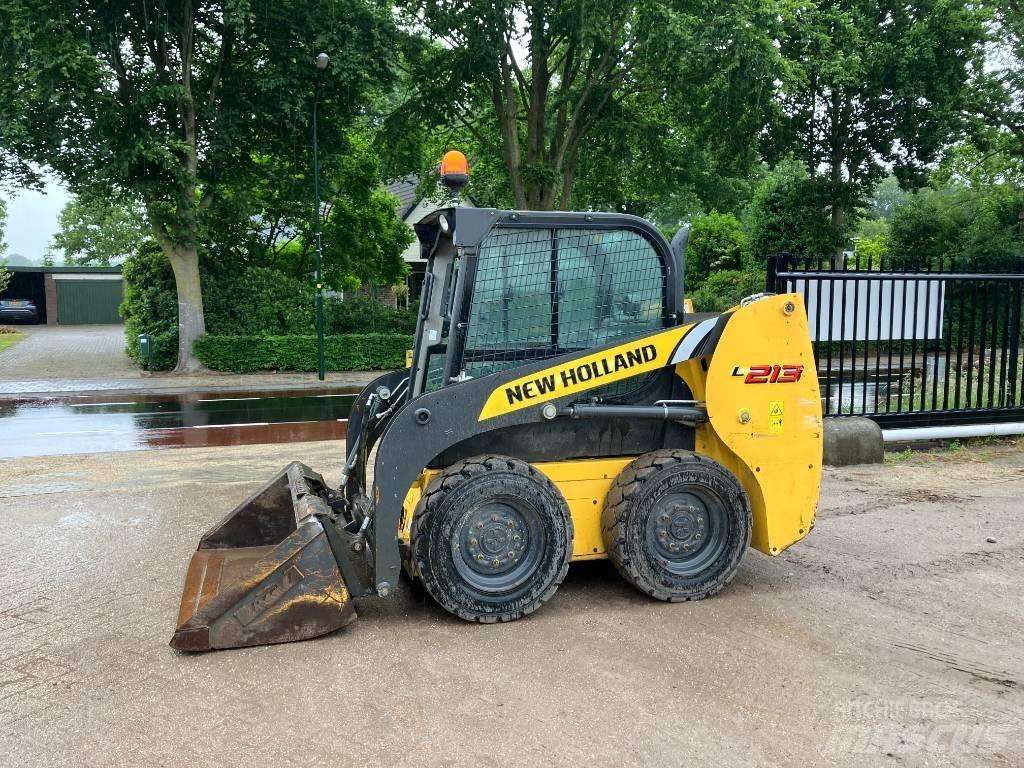New Holland L 213 滑移装载机