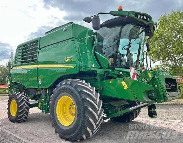 John Deere T 670 联合收割机