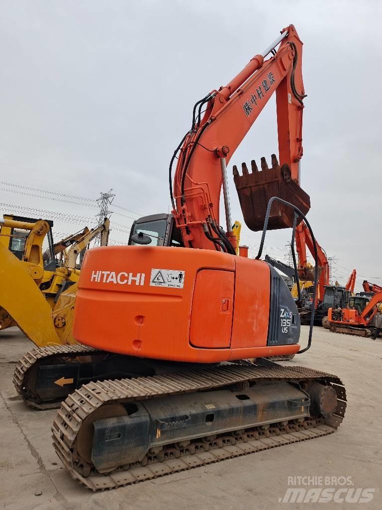 Hitachi ZX 135 US 履带挖掘机