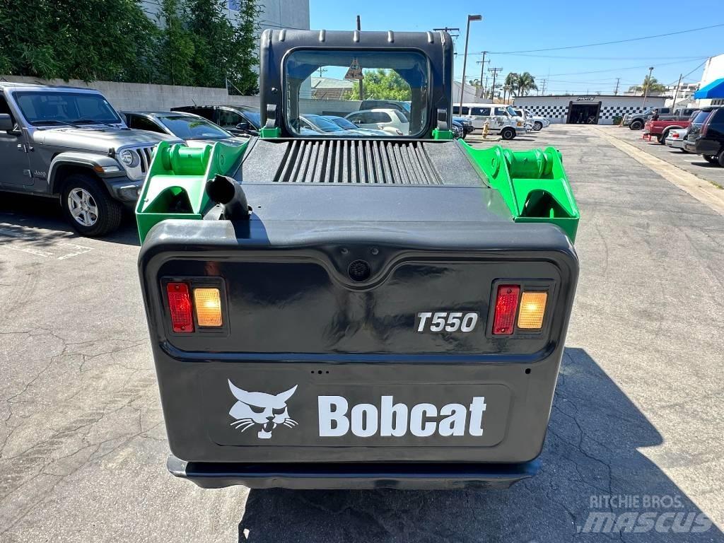 Bobcat T 550 滑移装载机