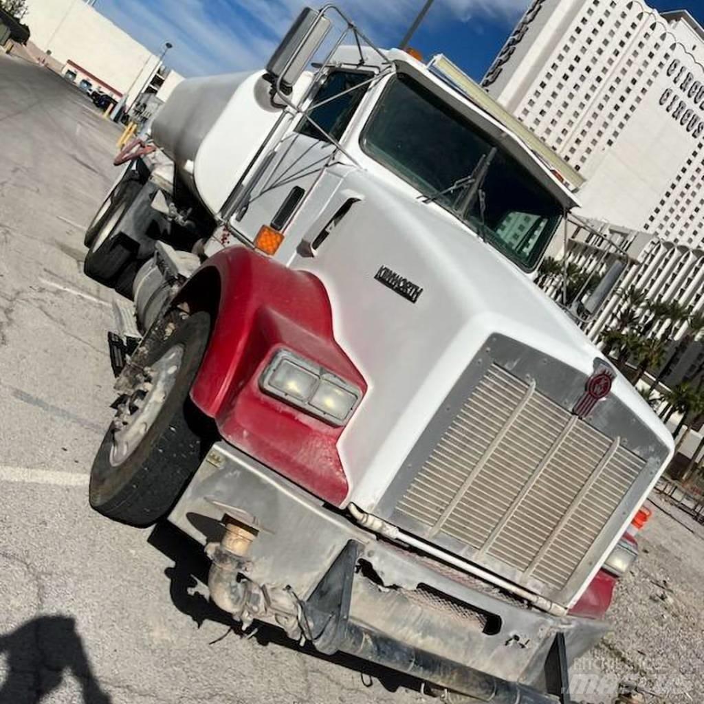 Kenworth T 800 水罐车