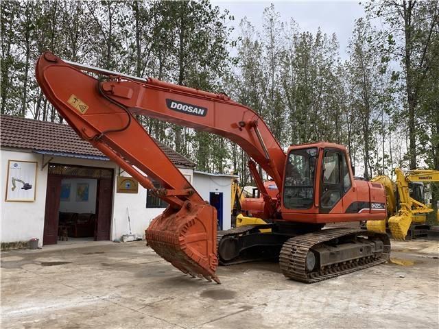 Doosan DH225 履带挖掘机