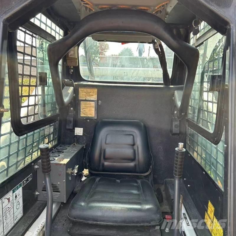 Bobcat S 18 滑移装载机