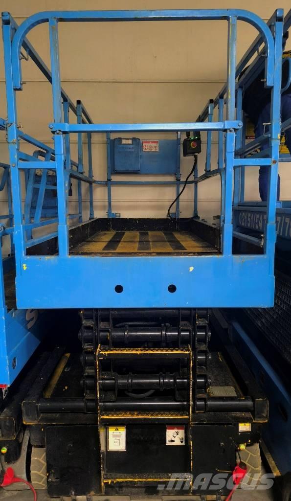 Haulotte Compact 12 剪叉式升降机