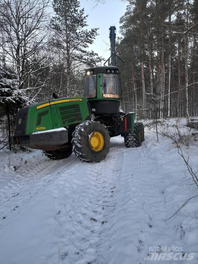 John Deere 1070 E 收割机