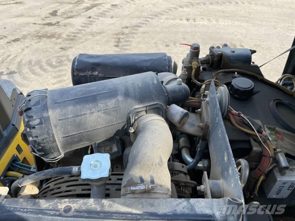 Bomag BW 100 AD-5 双轮压路机