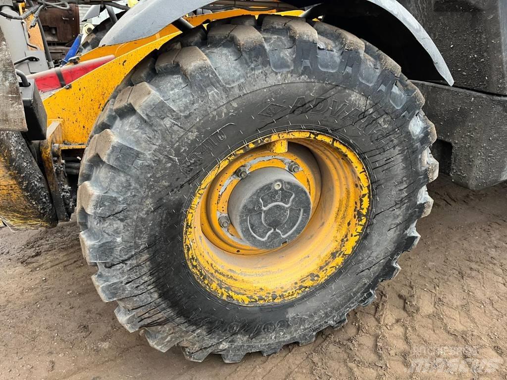 JCB 540-140 伸缩臂叉装车|叉装车