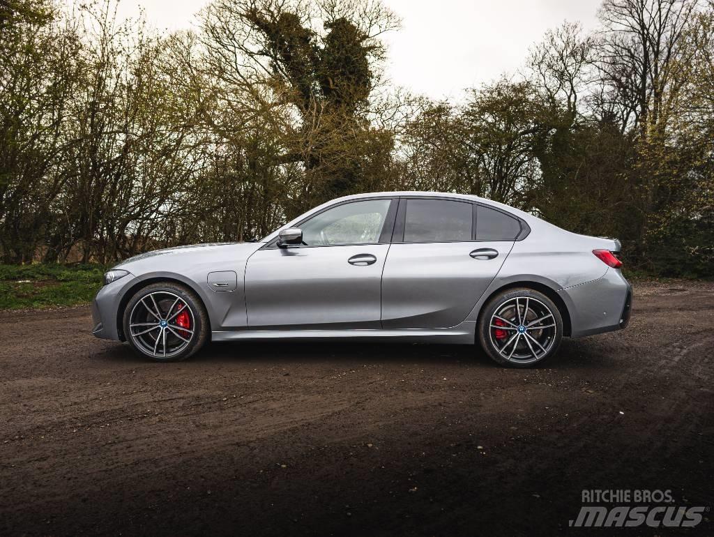 BMW 330e 汽车