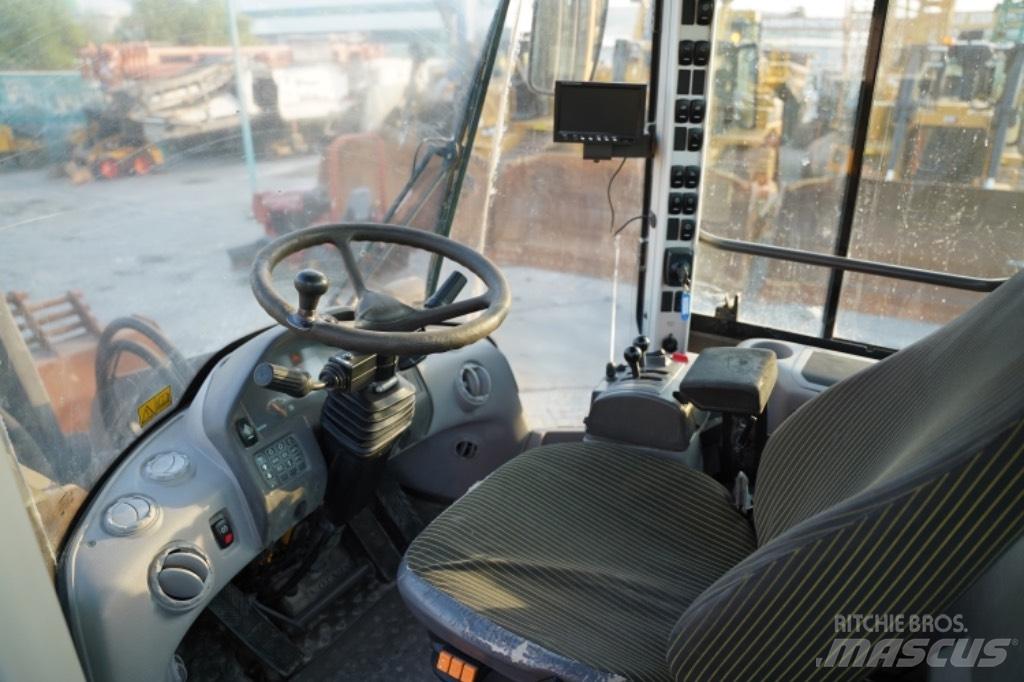 Volvo L220 F 轮式装载机
